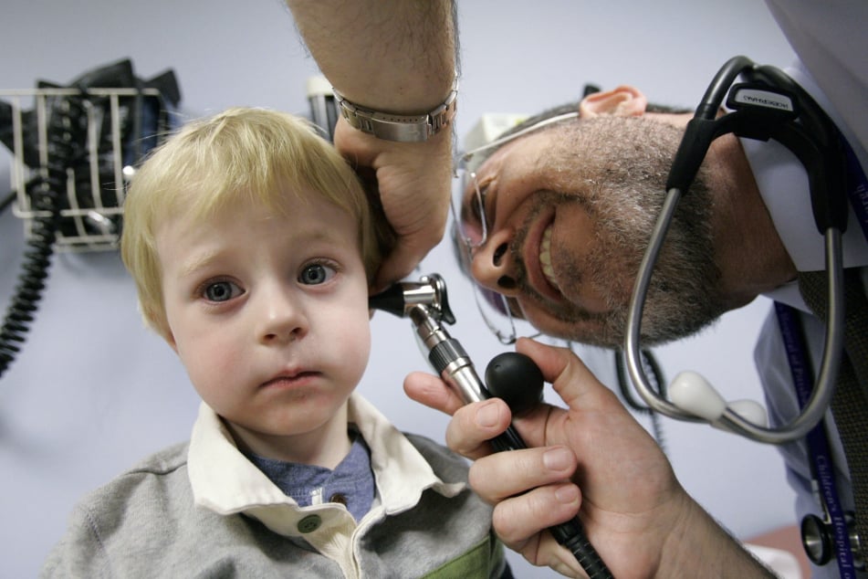 Εγχείρηση ωτίτιδας παιδιών